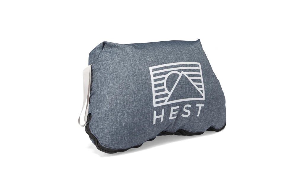 HEST PILLOW